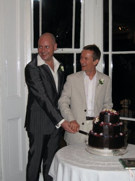 Cutting the cake in the Lower Gallery